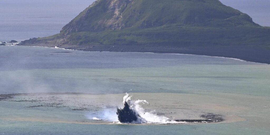 La nascita della nuova isola in Giappone